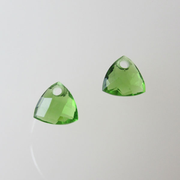 Briolette, groene toermalijn, gefacetteerd, driehoekig, 10 x 10 mm, per stuk
