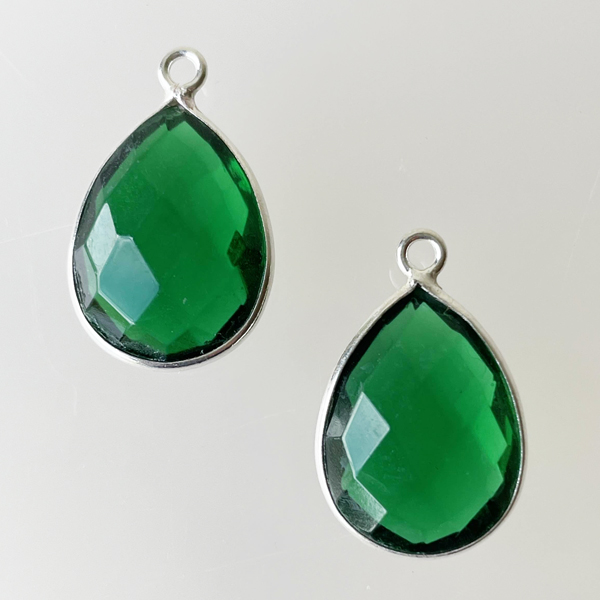 Sterling zilveren (925) hanger van GROENE TOERMALIJN, gefacetteerd, 13 x 19 mm, verpakt per stuk