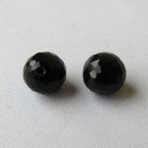 Halfdrilled ONYX kraal, rond, 8 mm, gefacetteerd, per stuk