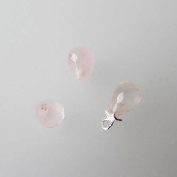 Halfdrilled ROZENKWARTS kraal, HYDRO, drop, 6 x 8 mm, gefacetteerd, per stuk