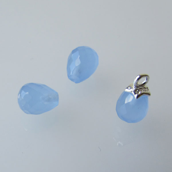 Halfdrilled CHALCEDOON kraal, drop, 6 x 8 mm, gefacetteerd, per stuk