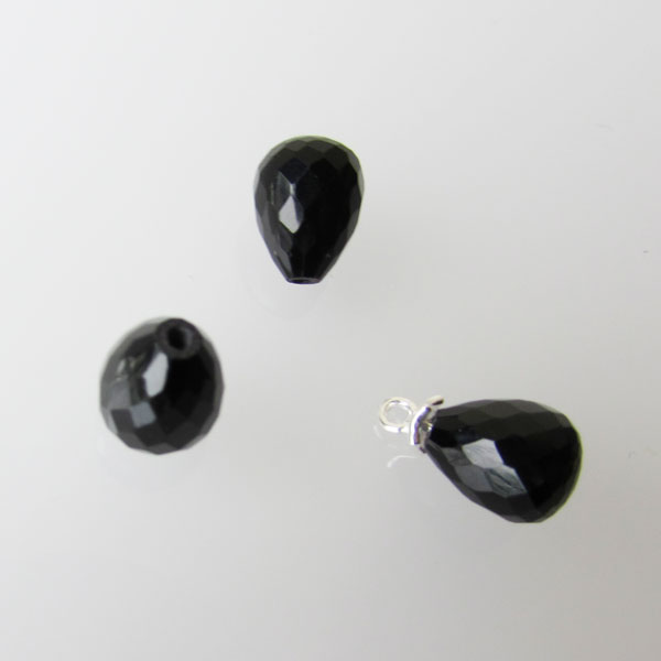 Halfdrilled ONYX kraal, drop, 8 x 10 mm, gefacetteerd, per stuk