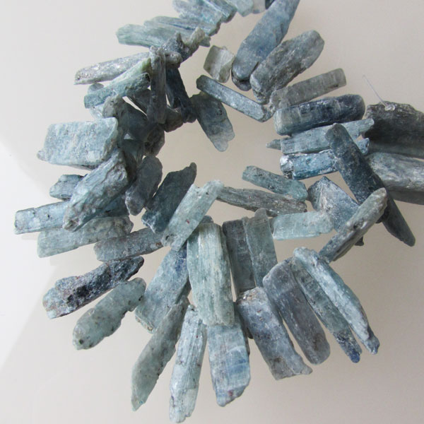 Groen grijze Kwarts, topdrilled, per streng