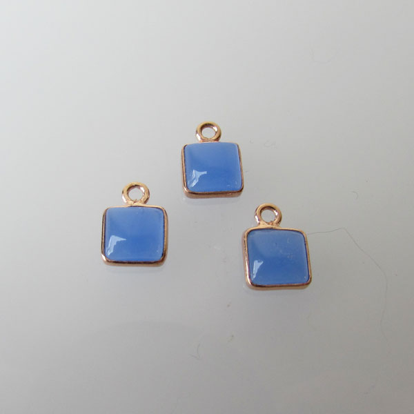 Roze gouden bedeltje, 6-6.5 mm, DONKERBLAUWE CHALCEDOON, per stuk