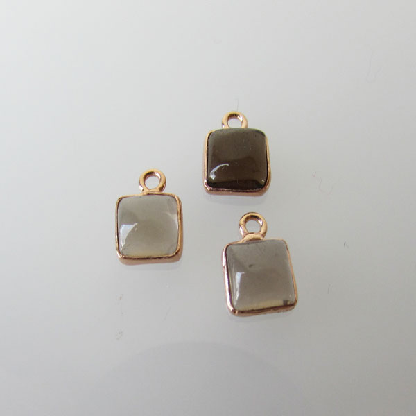Roze gouden bedeltje, 6-6.5 mm, ROOKKWARTS, per stuk