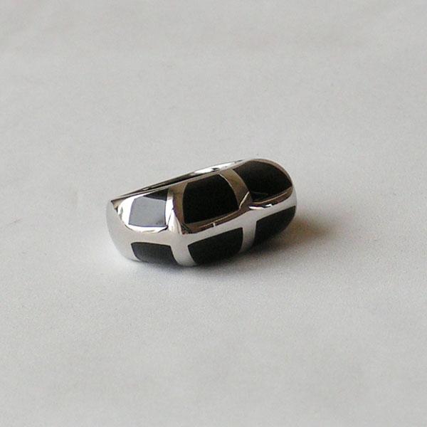 Edelstaal ring met zwarte inleg, maat 19
