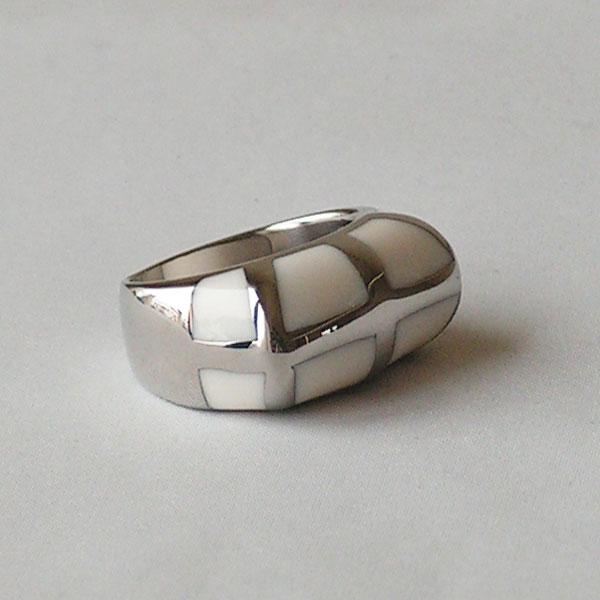 Edelstaal ring met witte inleg, maat 19