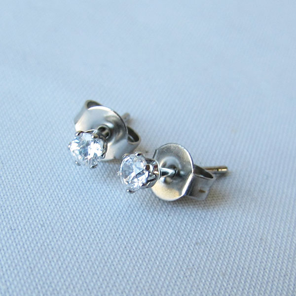 Edelstalen (316) oorstekers met 3 mm zirkonia steentje, per paar