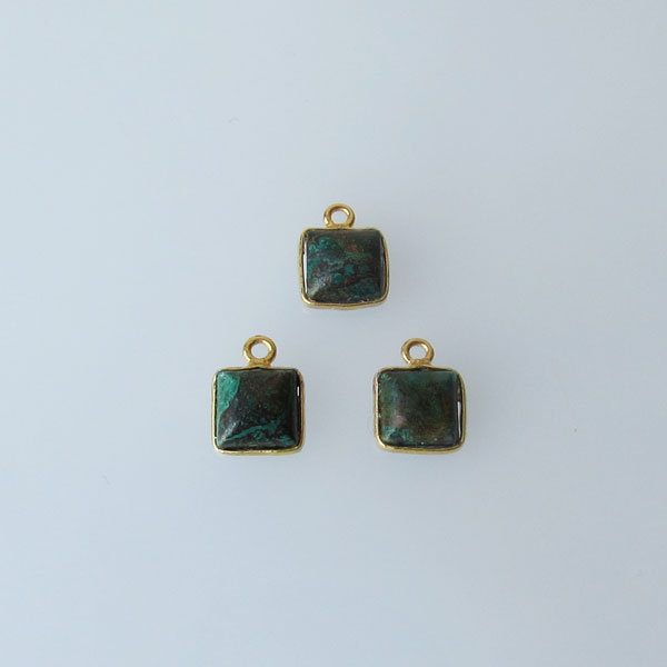 22 K Goud vermeil bedeltje, vierkant, 6-6.5 mm, CHRYSOCOLLA, per stuk