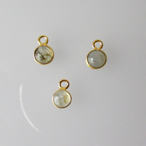 22 K Goud vermeil bedeltje, 6 mm, LABRADORIET, per stuk