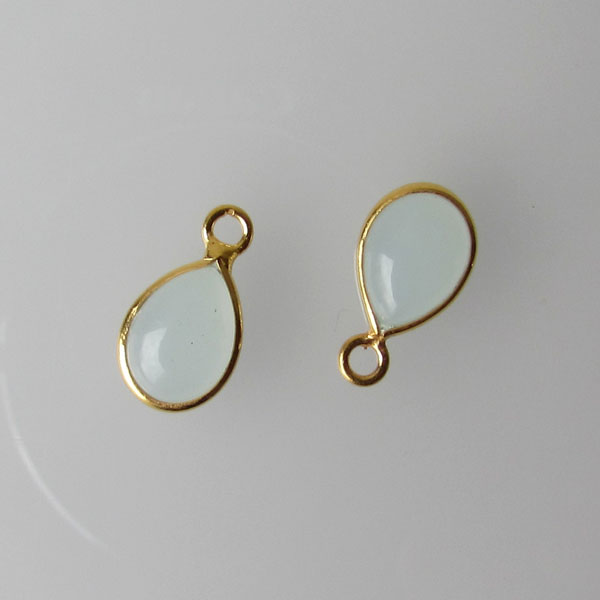 22 K Goud vermeil bedel, ZEEGROENE CHALCEDOON, 12 x 7 mm, 1 micron plated, per stuk