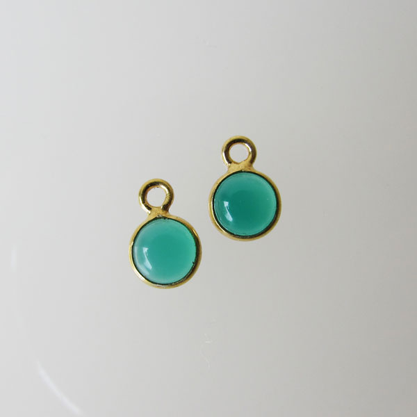 22 K Goud vermeil bedeltje, 6 mm, GROENE ONYX, per stuk