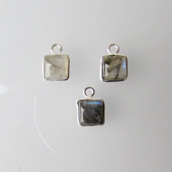 Sterling zilveren (925) bedel, vierkant, 6-6.5 mm, LABRADORIET, per stuk