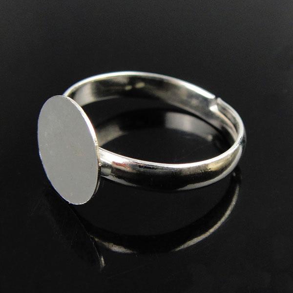 Zilverkleurige ring met 10 mm plaat, verstelbaar in maat, per 100 stuks!